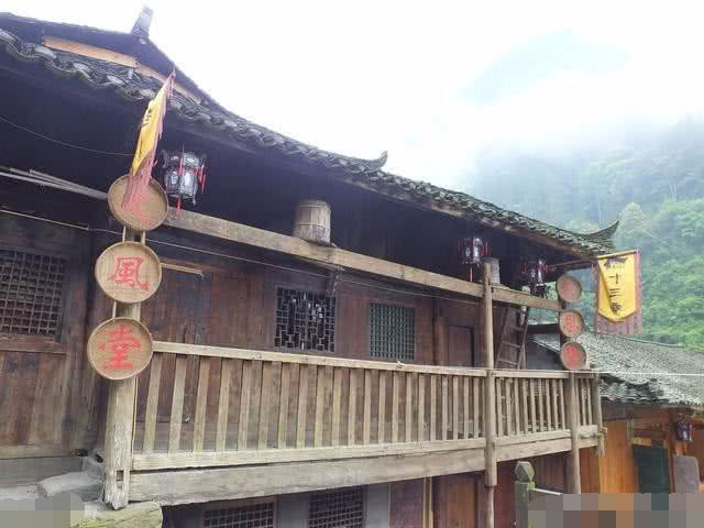 農(nóng)村舊房翻新合成樹脂瓦 農(nóng)村舊房翻新合成樹脂瓦