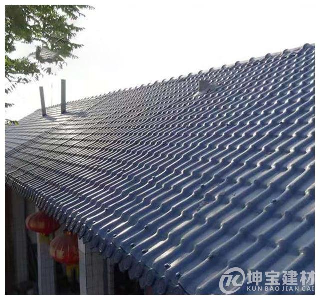 裝修屋頂選彩鋼瓦好還是合成樹脂瓦好？選對了直接節(jié)省幾千元